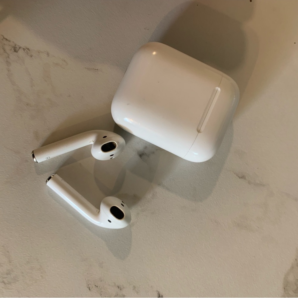 Apple AirPods